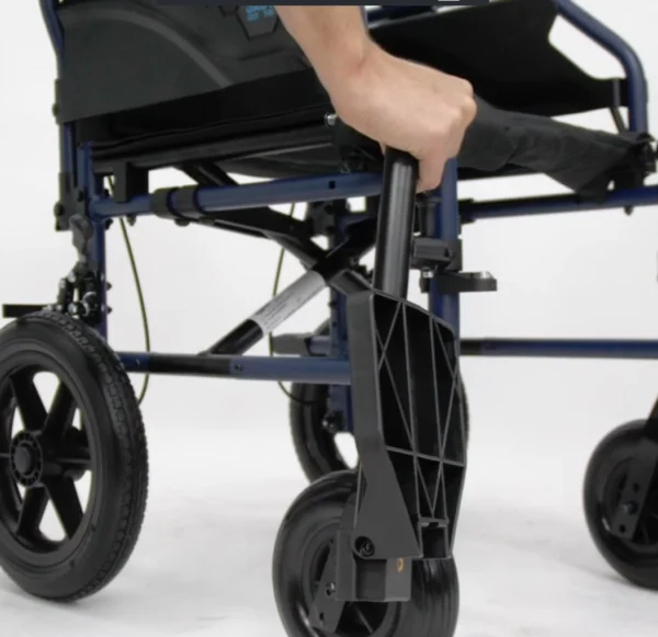 Saby Plus uso montaje – Instalación de reposapiés en la Saby Plus